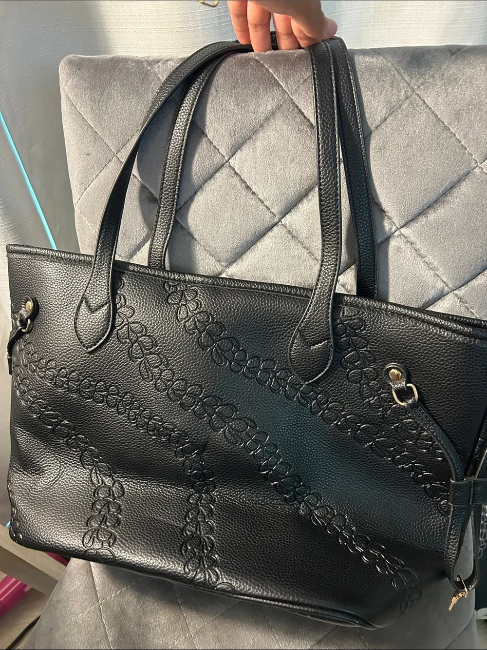 Black Embossed Leather Tote Bag - Puakinikini lei, Lexbreezy